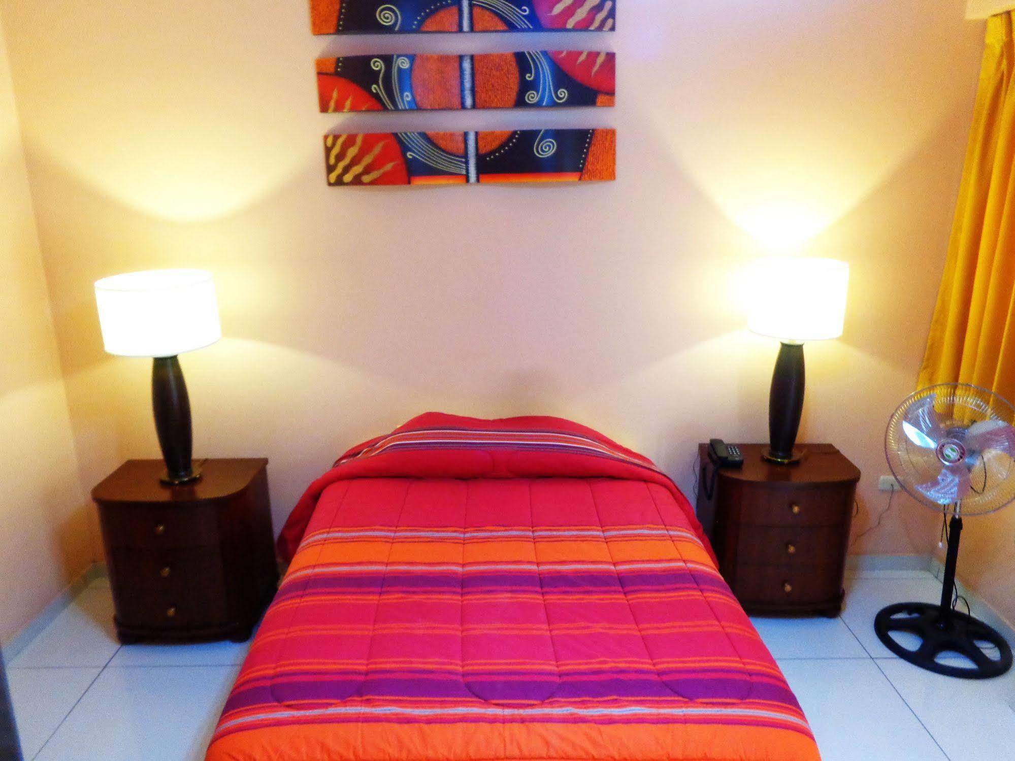 Hotel Challaca Ica Bagian luar foto