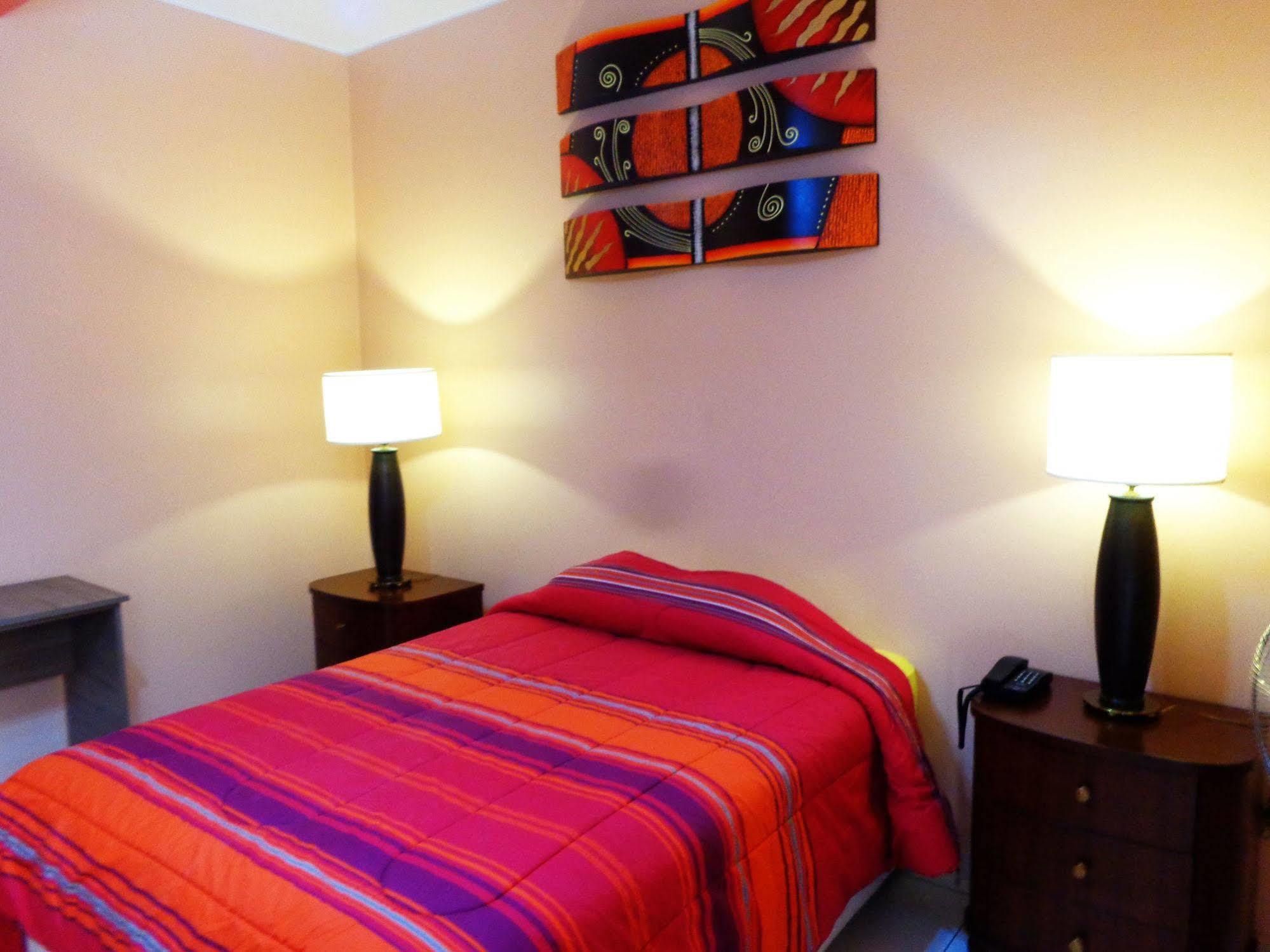 Hotel Challaca Ica Bagian luar foto